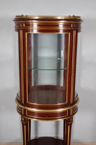 Mobilier Bibliothéque, vitrine - Paul Sormani - Belle vitrine de milieu style Louis XVI