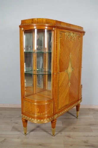 Vitrine en placage de citronnier - Mercier Frères à Paris  - Art nouveau