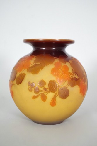 Verrerie, Cristallerie  - Emile Gallé - Vase aux capucines