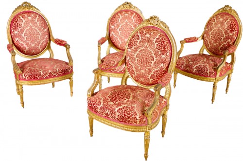 Quatre fauteuils bois doré