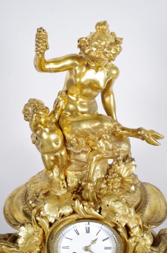 Pendule Napoléon III en bronze doré - Antiquités Saint Jean