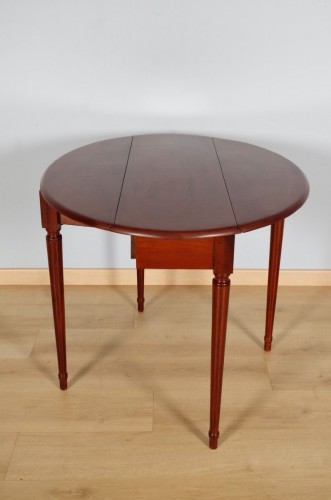 Antiquités - Petite table ovale en acajou, estampille de Joseph Gengenbach dit Canabas