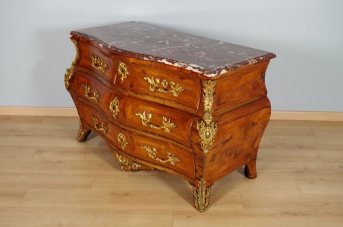 Antiquités - Commode tombeau époque Régence