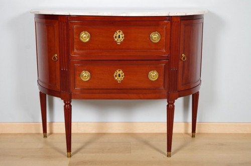 Commode époque Louis XVI estampillée Roussel - Mobilier Style Louis XVI