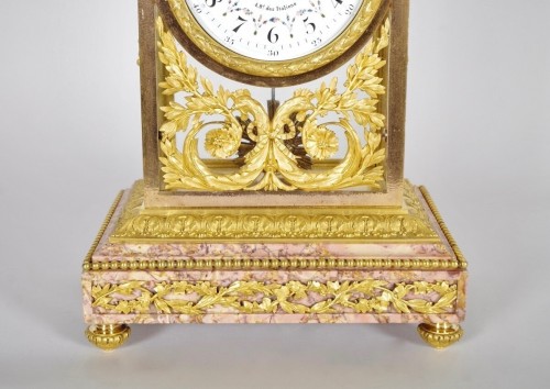 XIXe siècle - Pendule en bronze et marbre vers 1880