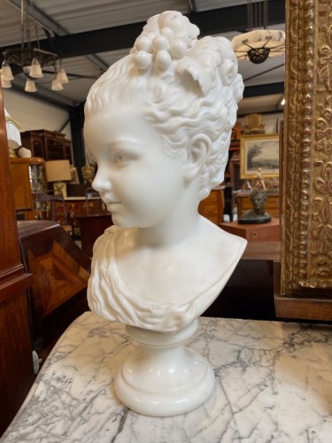 XIXe siècle - A.G Lanzirotti - Buste de bacchante en marbre