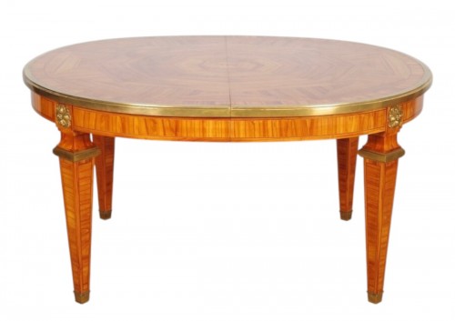 Table de salle à manger vers 1880