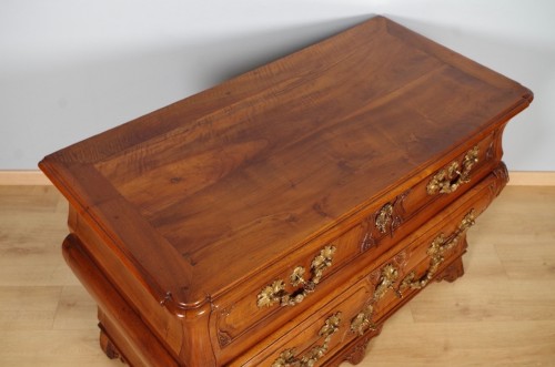 Régence - Commode tombeau époque Régence, Vallée du Rhône vers 1720