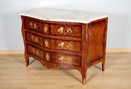 Commode époque Louis XV estampillée Lebrund - Mobilier Style 