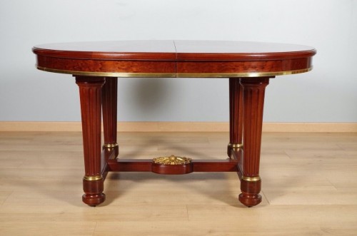 Mobilier Table & Guéridon - Mercier Frères à Paris, table en acajou et placage d'acajou moucheté vers 1870