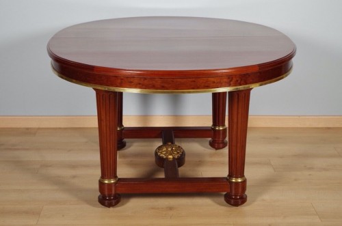 Napoléon III - Mercier Frères à Paris, table en acajou et placage d'acajou moucheté vers 1870