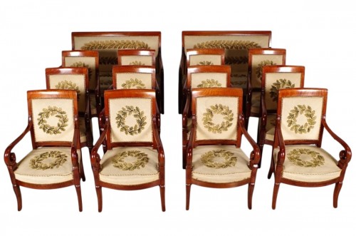 Salon douze fauteuils paire de canapés époque Restauration