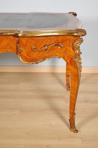 Bureau plat style Louis XV vers 1900 - Antiquités Saint Jean