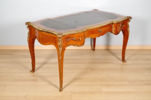 Antiquités - Bureau plat style Louis XV vers 1900
