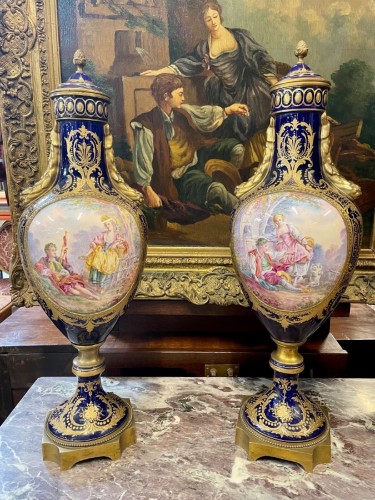 Paire de vases en porcelaine style Sèvres - Objet de décoration Style Napoléon III
