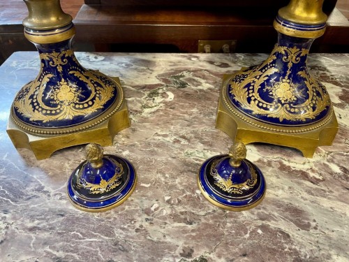 XIXe siècle - Paire de vases en porcelaine style Sèvres