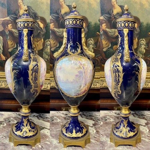 Antiquités - Paire de vases en porcelaine style Sèvres
