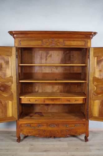 XIXe siècle - Armoire de Sennecey le Grand