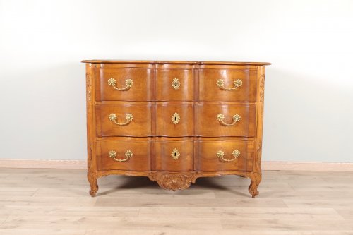 Commode dauphinoise d'époque XVIIIe siècle - Antiquités Saint Jean