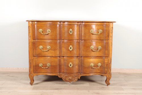 XVIIIe siècle - Commode dauphinoise d'époque XVIIIe siècle