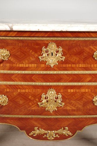 XIXe siècle - Commode sauteuse époque Napoléon III