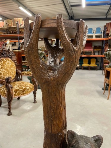 Sellette en bois sculpté à décor d'un ours signée Ruef - Antiquités Saint Jean