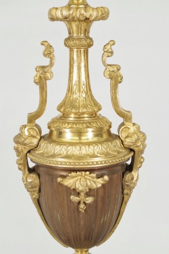 Antiquités - Paire de candélabres en bronze doré