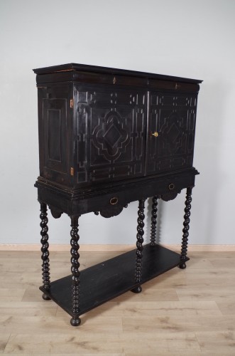 Cabinet en bois noirci, France XVIIe siècle - Antiquités Saint Jean
