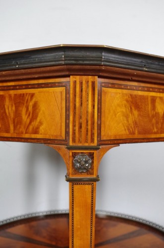 Antiquités - English pedestal table late 19th century