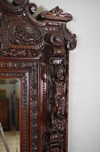 Miroir en noyer sculpté vers 1880 - 