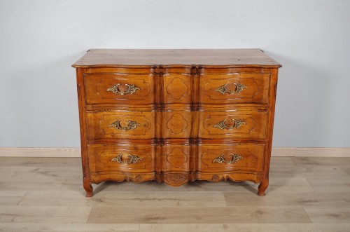 Furniture  - French 18th century chest of drawers