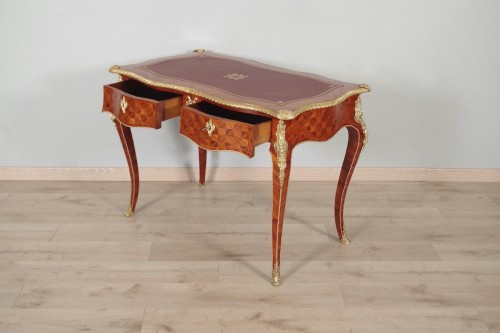 Mobilier Bureau et Secrétaire - Ppetit bureau plat en bois de rose vers1880