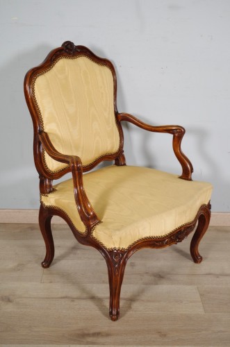 Louis XV - Fauteuil époque Louis XV estampillé Nogaret