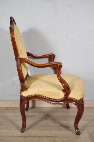 Antiquités - Fauteuil époque Louis XV estampillé Nogaret