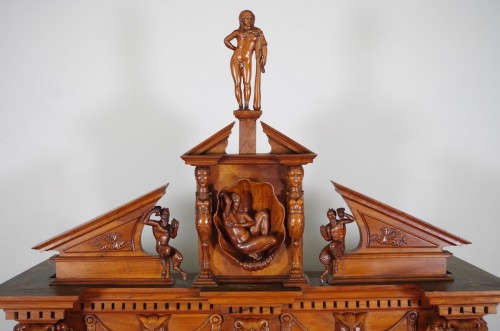 Walnut &quot;à diminutif&quot; sideboard around 1880 - Furniture Style Napoléon III