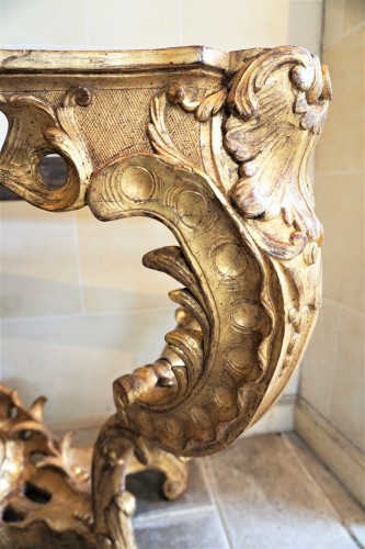 Louis XV - Console à quatre pieds en bois doré époque Louis XV