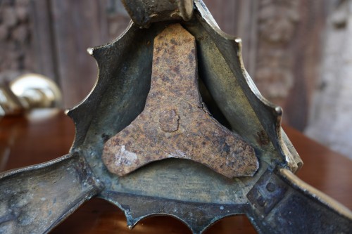 XVIIe siècle - Paire de pique-cierges époque Louis XIII