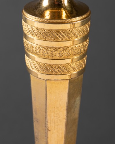 Paire de bougeoirs en bronze doré Epoque Empire - Luminaires Style Empire
