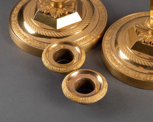 Antiquités - Paire de bougeoirs en bronze doré Epoque Empire