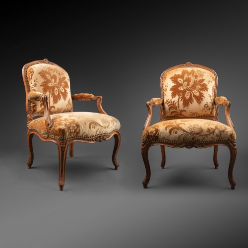 Sièges Fauteuil & Bergère - Paire de fauteuils Louis XV en hêtre estampillé Gourdin