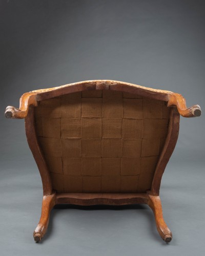 Antiquités - Paire de fauteuils Louis XV en hêtre estampillé Gourdin