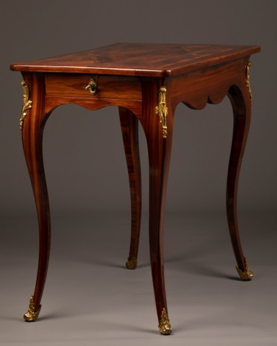 Antiquités - Table de salon en placage Epoque Louis XV