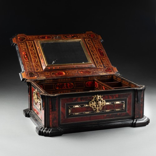 Antiquités - Late 17th-early 18th-century ebony case