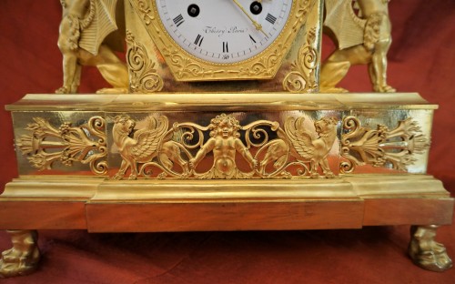 Antiquités - Empire gilt bronze clock
