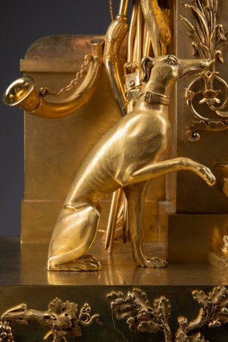 Antiquités - Pendule en bronze doré Epoque Empire