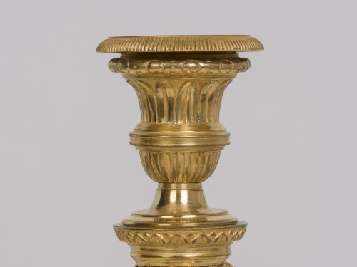 Paire de bougeoirs en bronze doré d'époque Louis XVI - Christophe Havas