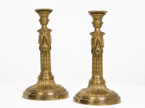 Louis XVI - Pair of Louis XVI bronze candlesticks