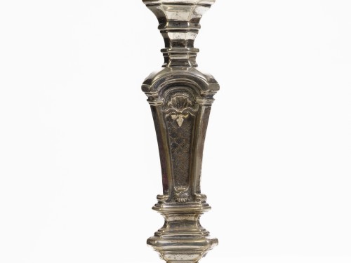 Luminaires Bougeoirs et Chandeliers - Paire de candélabres en bronze argenté Epoque Louis XV