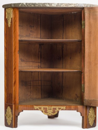 Pair of Louis XVI veneered corner cabinets - 