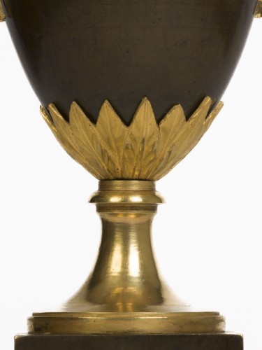 XIXe siècle - Paire de vases couverts formant bougeoir Epoque Empire